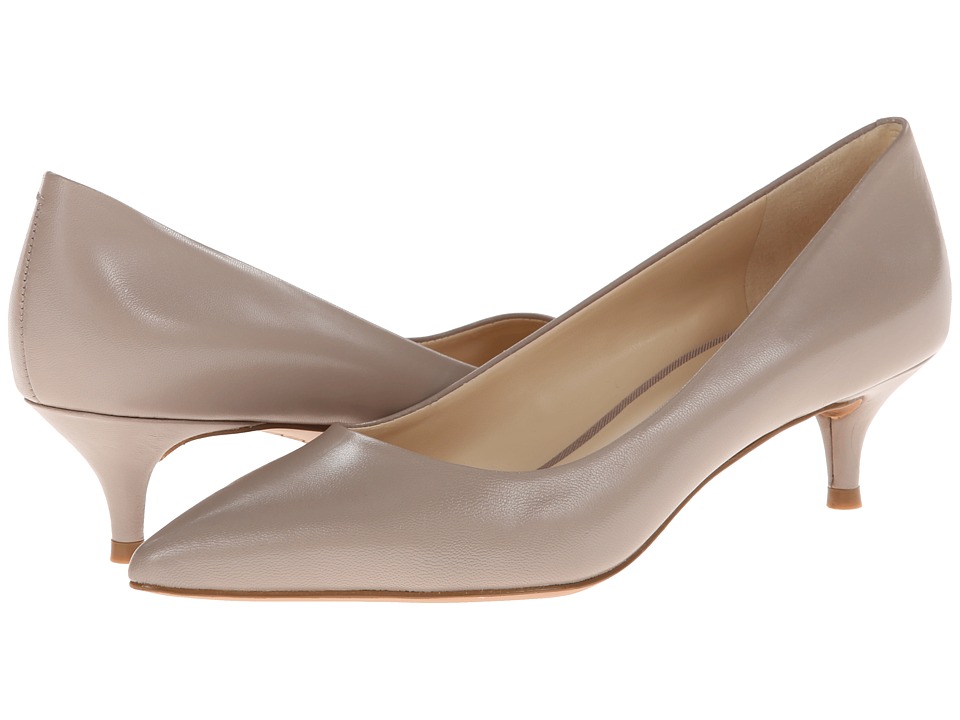 Nine West Illumie Womens 1 2 inch heel Shoes (Taupe)